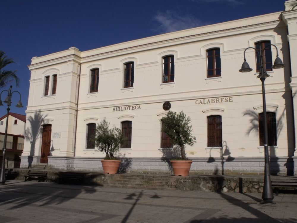 Biblioteca Calabrese - 33000 volumi